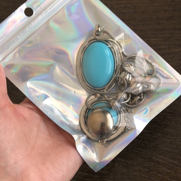 70s inspired Fashion long necklace w faux turquoise stones - Picture 9 of 9